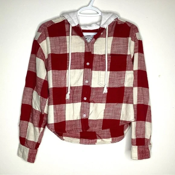 < American Eagle Red Plaid Cropped Hooded Top > - Picture 2 of 5